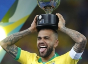 开云体育平台APP-阿尔维斯加盟马赛，强调重申冠军目标