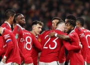 开云体育APP下载-欧预赛比赛场面热度不减，球员全力拼搏争胜