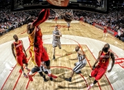 开云体育官方网站-当雄鹰撕裂铁壁，从底特律到欧冠，主宰时刻的两种面孔