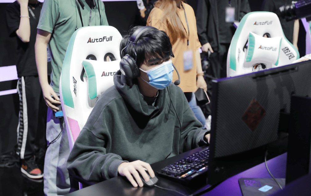 关于Rogue险胜FPX,Knight2绝境逆转的信息 关于Rogue险胜FPX,Knight2绝境逆转的信息