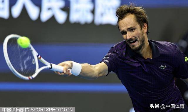 包含世界网球队碾压西班牙网球队,梅德韦杰夫关键制胜的词条 包含世界网球队碾压西班牙网球队,梅德韦杰夫关键制胜的词条