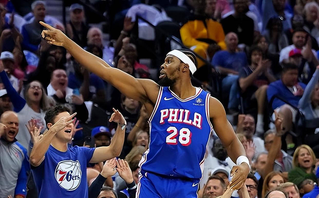 加拿大男篮轻取尼克斯，拉塞尔统治全场