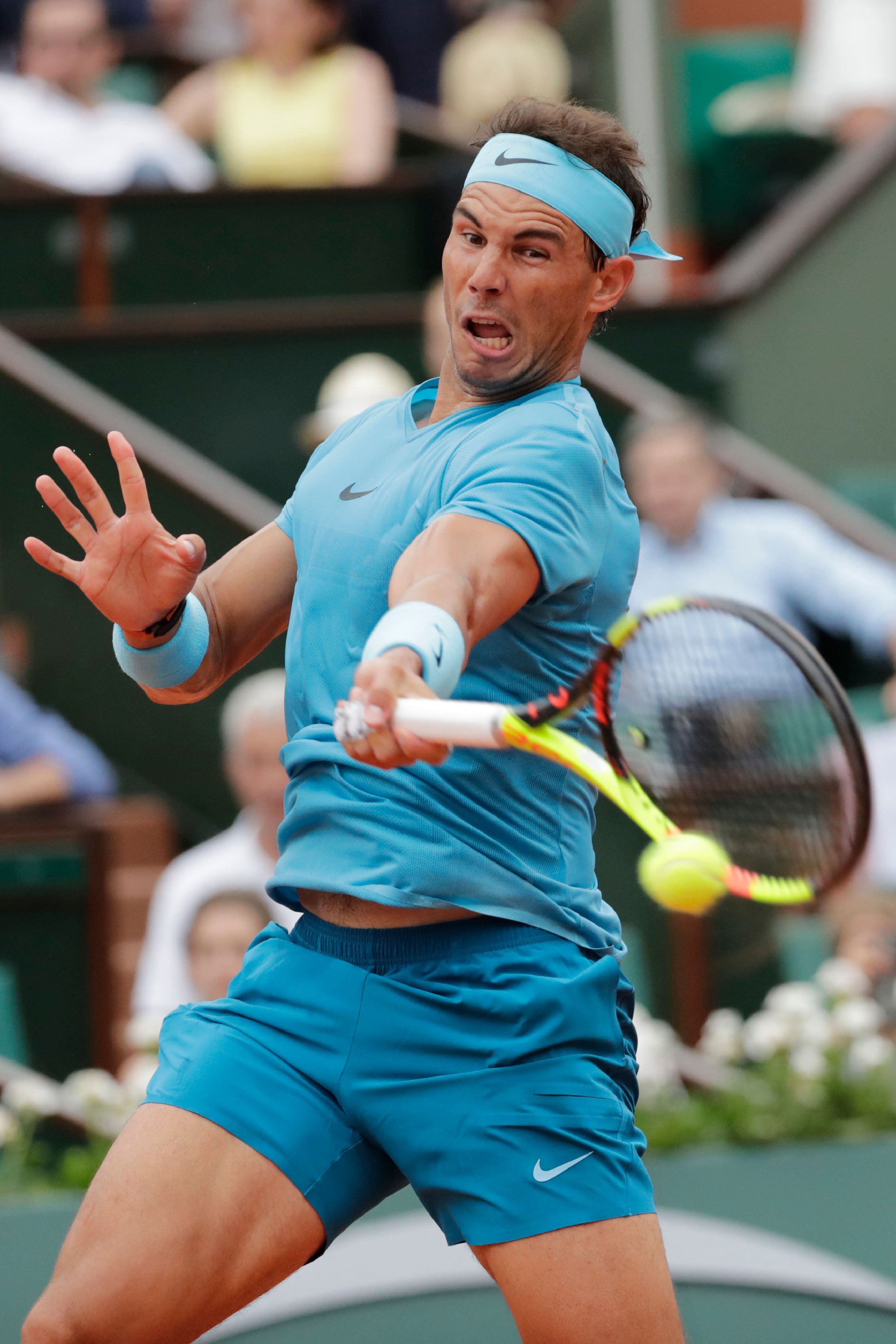 包含法国网球队险胜西班牙网球队,纳达尔关键制胜的词条 包含法国网球队险胜西班牙网球队,纳达尔关键制胜的词条