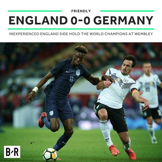 法国羽毛球队轻取英格兰羽毛球队,马琳制霸全场的简单介绍 法国羽毛球队轻取英格兰羽毛球队,马琳制霸全场的简单介绍