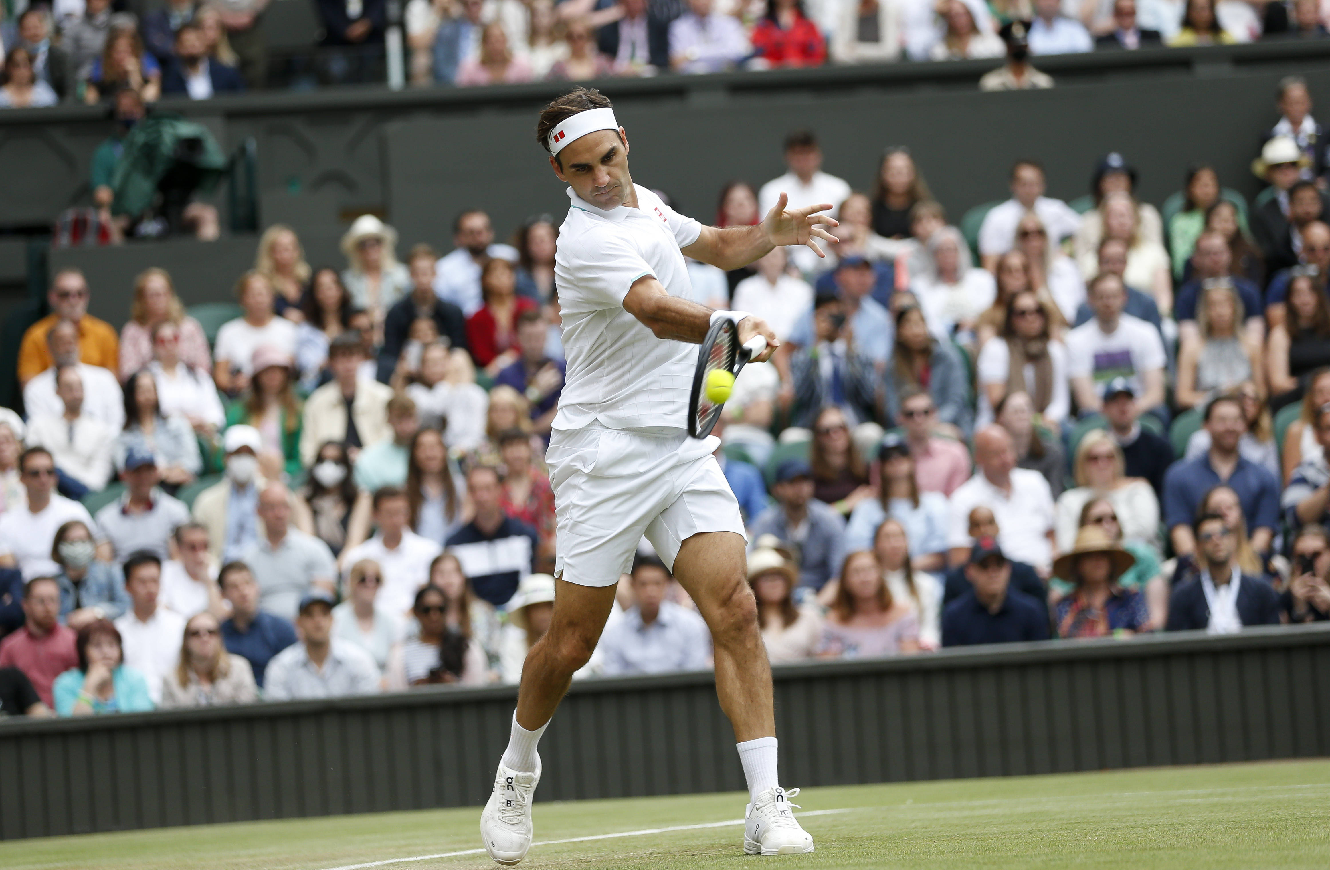 英国网球队完胜法国网球队,费德勒高光表现的简单介绍 英国网球队完胜法国网球队,费德勒高光表现的简单介绍