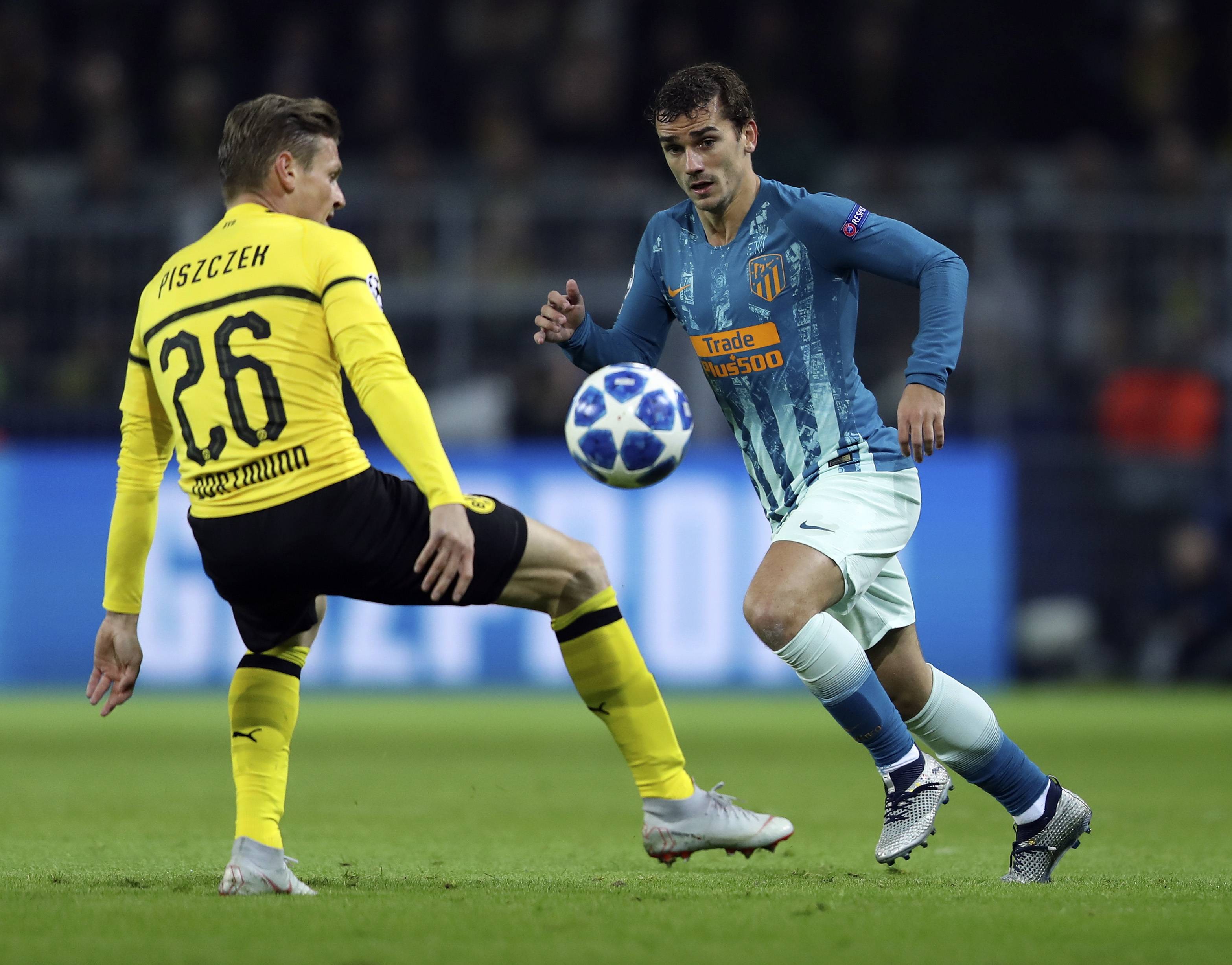 欧预赛比赛场面热度不减,球员全力拼搏争胜 欧预赛比赛场面热度不减,球员全力拼搏争胜