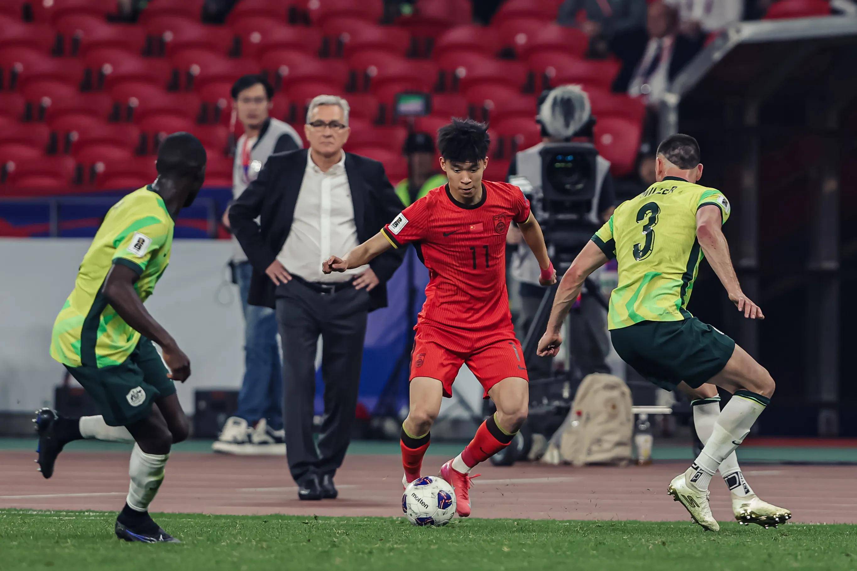 中超新秀涌现!年轻球员一展身手,为球队赢得班主任激赏 中超新秀涌现!年轻球员一展身手,为球队赢得班主任激赏