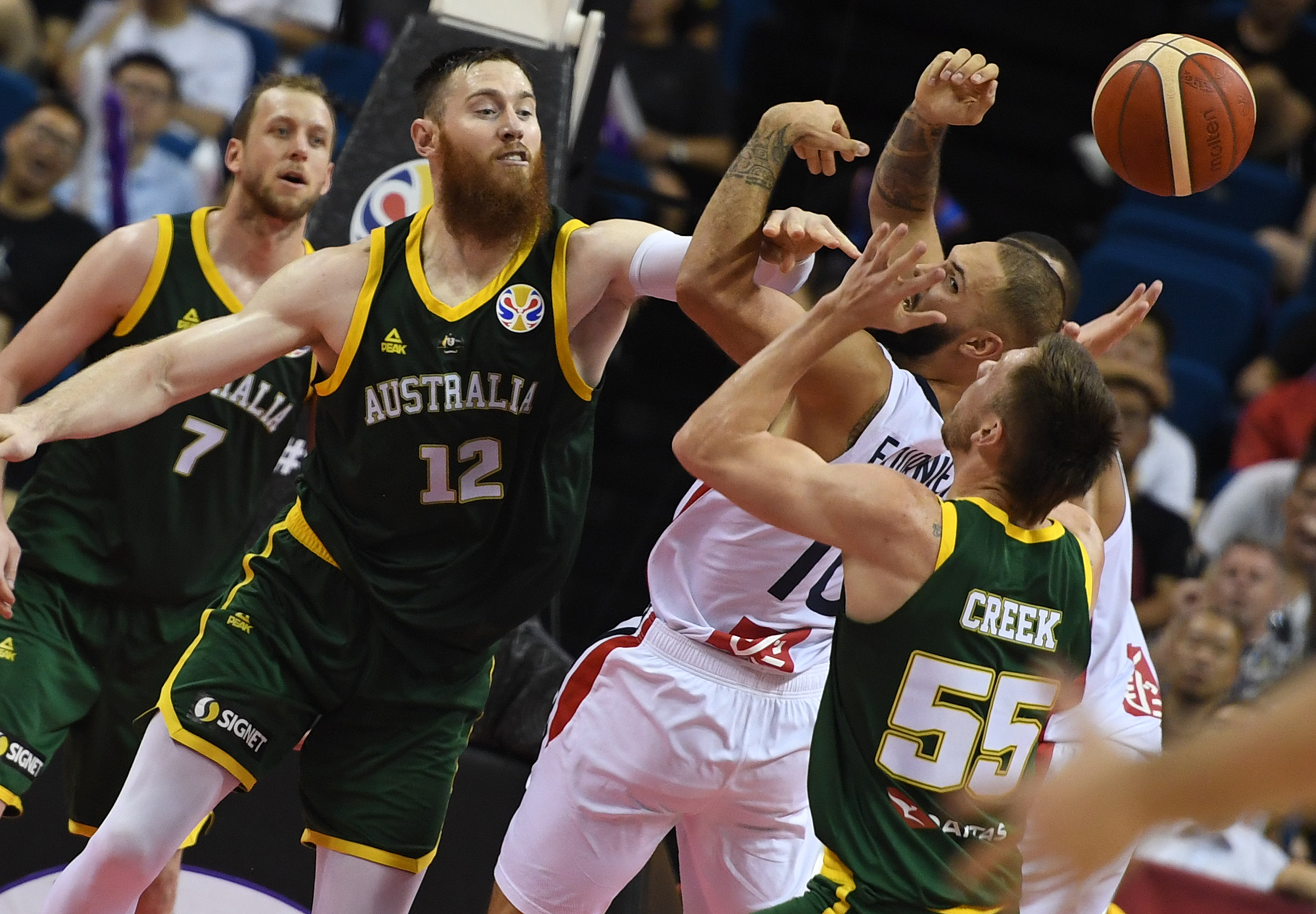 法国队力克日本队,安赛龙状态火热的简单介绍 法国队力克日本队,安赛龙状态火热的简单介绍