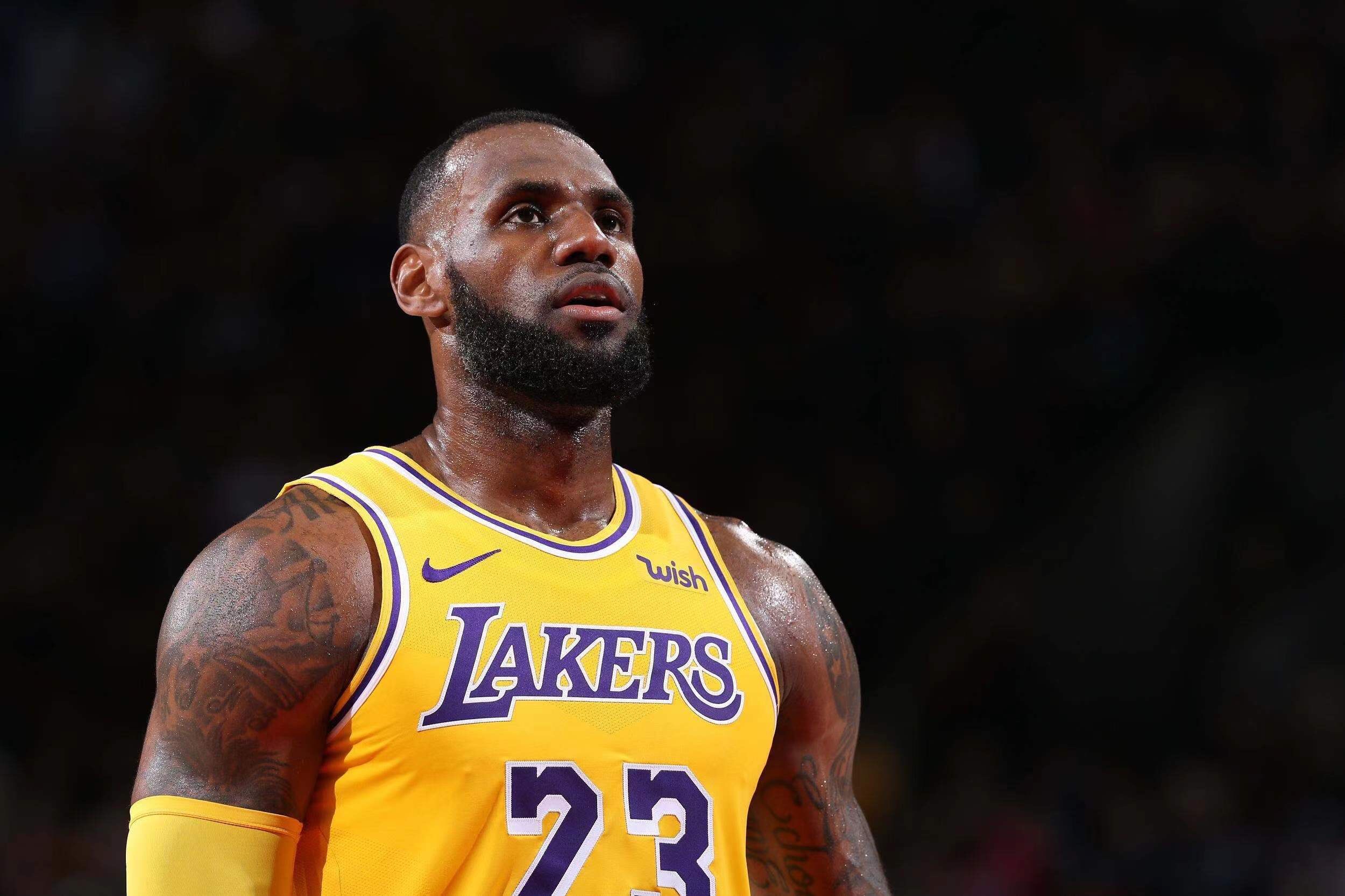 关于雄鹿力克吉林队，浓眉哥高光表现的信息