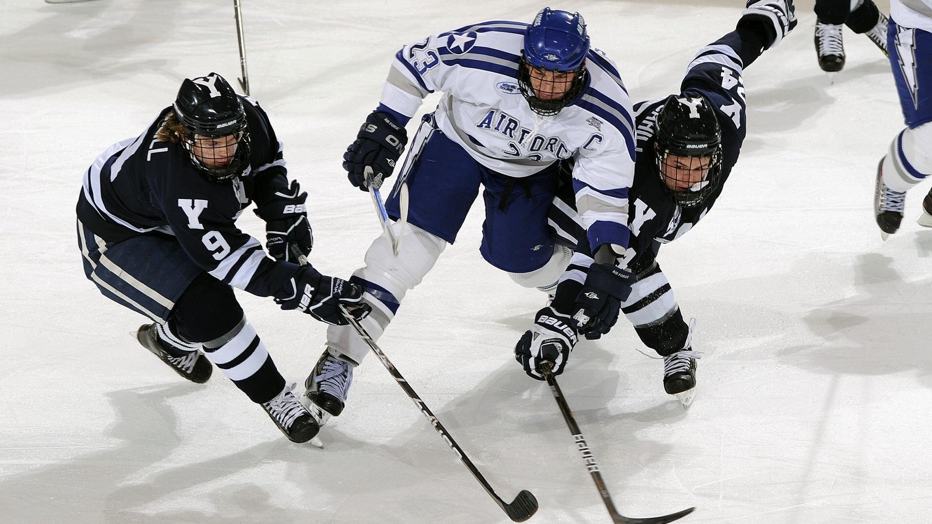 卡塞米罗中场爆发，那不勒斯火力全开压制里昂