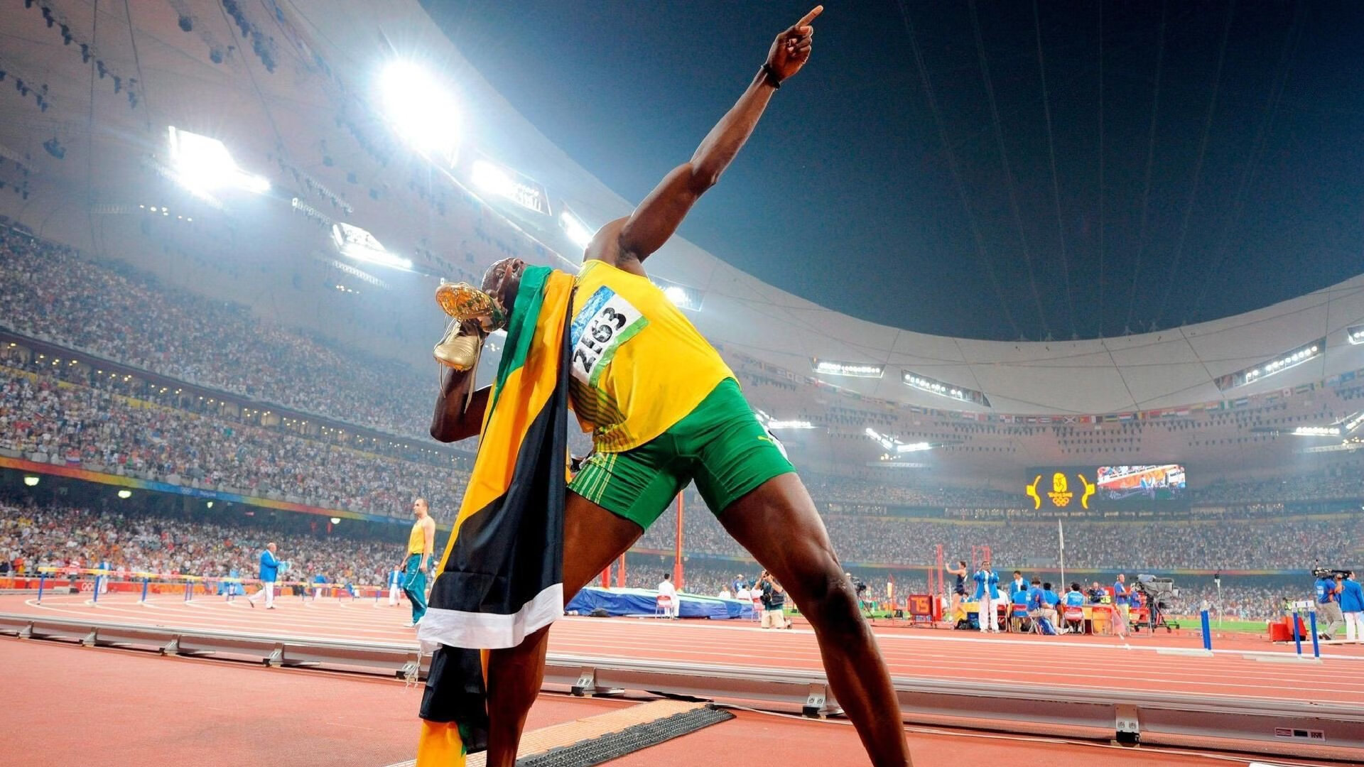 孤星闪耀休斯顿,米切尔独扛新疆队,在火箭主场写下东方传奇